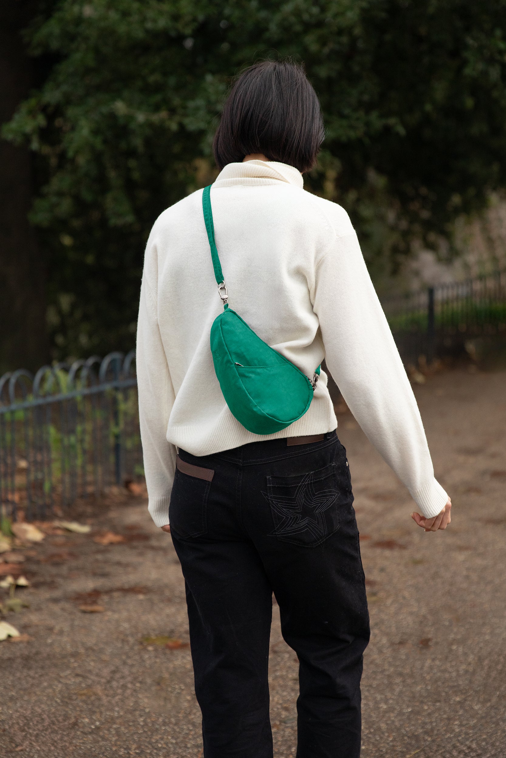 ヘルシーバックバッグ テクスチャードナイロン バッグレット エメラルド 24AW 24AW 24AW NEW eギフト対象 LARGE BAGLETT TEXTURED NYLON Textured nylon Emerald コアクラシック テクスチャードナイロン テクスチャードナイロンラージバッグレット バッグレット ラージバッグレット